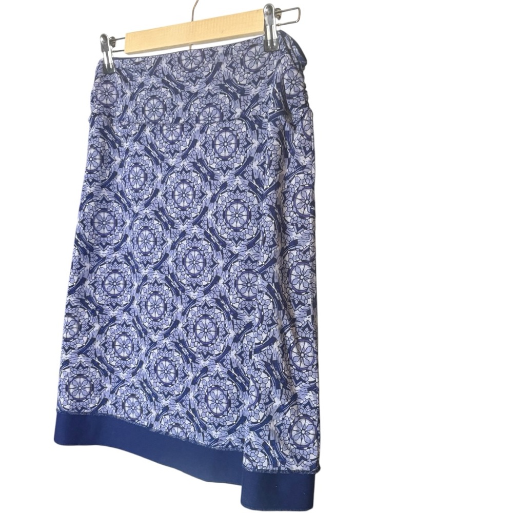 🔴5 for $40 SALE! 
Tranquility by Co. Clothing Blue Geometric Reversible Skirt S - Picture 2 of 7